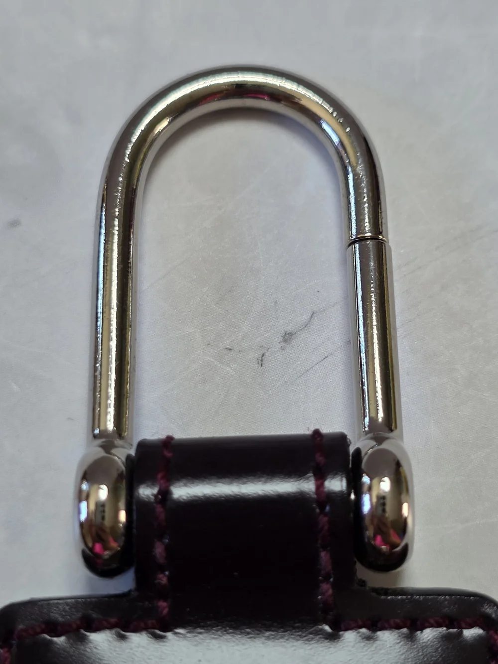 Gucci Small G Logo Leather Key Holder Keychain Burgundy Silver Tone w/ Box